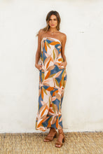 Load image into Gallery viewer, Amalfi Strapless Linen Maxi Dress

