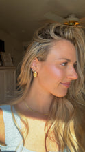 Load image into Gallery viewer, Metallic Oval Round Stud Earrings - Gold
