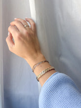 Load image into Gallery viewer, Gold Chain Link Bracelet
